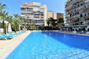 Versalles Pool Levante